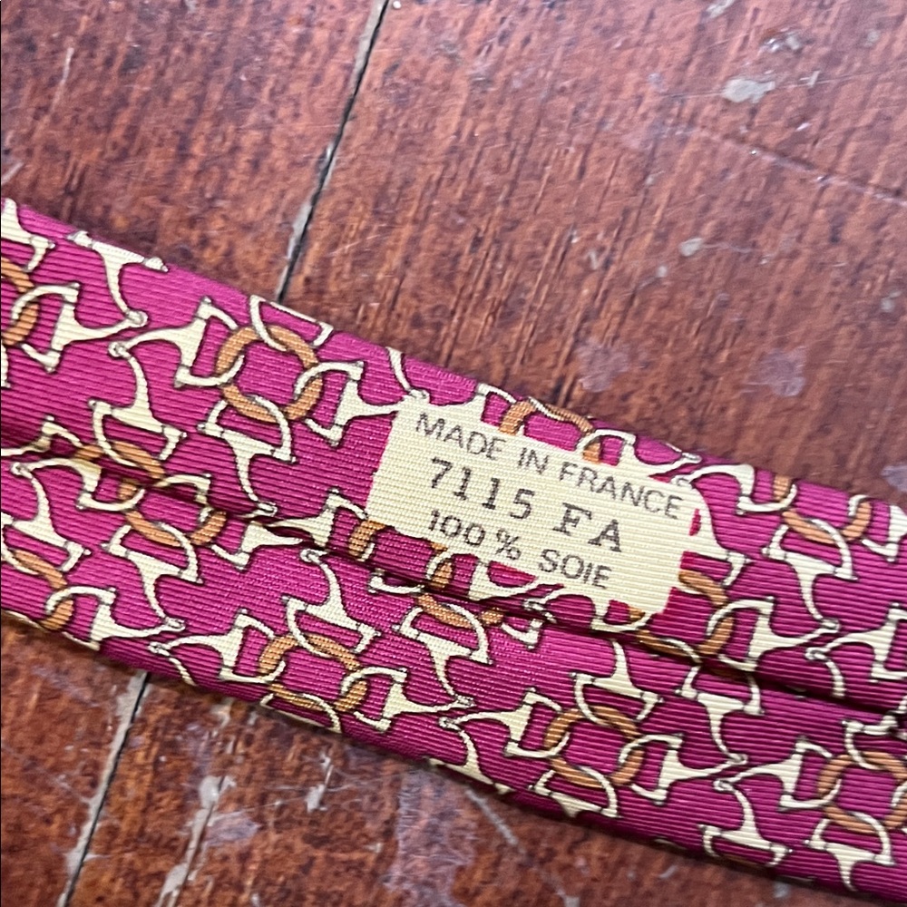 Hermes Red and Gold Patterned Tie - Picture 3 of 9